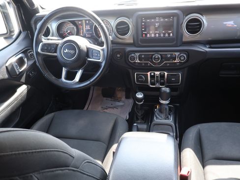 Used 2019 Jeep Wrangler Unlimited Sahara AWD/4WD image 13