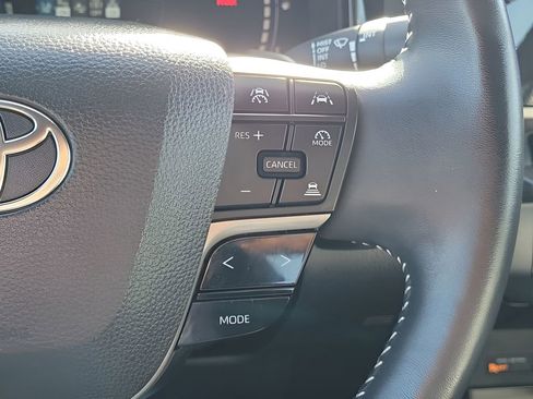 Used 2025 Toyota Camry SE w/ Convenience Package FWD image 23