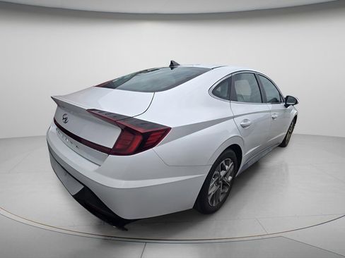 Certified 2022 Hyundai Sonata SEL w/ Preferred Accessory Package FWD image 5