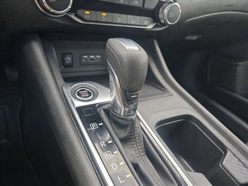 Used 2024 Nissan Sentra SV FWD image 12