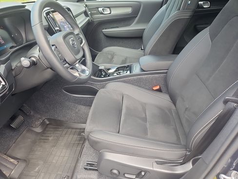 Used 2026 Volvo XC40 B5 Ultra w/ Protection Package Premier AWD/4WD image 33