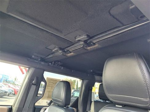 Used 2022 Ford Bronco Wildtrak image 8