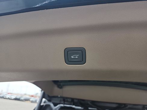 New 2026 GMC Yukon XL Denali w/ Sun & Power Step Package image 9