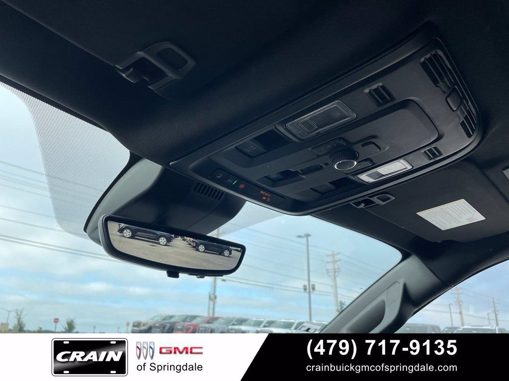 Used 2025 GMC Yukon Denali w/ Advanced Technology Package AWD/4WD image 20
