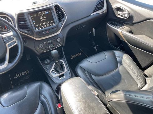 Used 2017 Jeep Cherokee Latitude w/ True North Edition AWD/4WD image 15