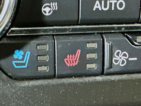 Used 2020 Ford Expedition XLT w/ Equipment Group 202A image 22