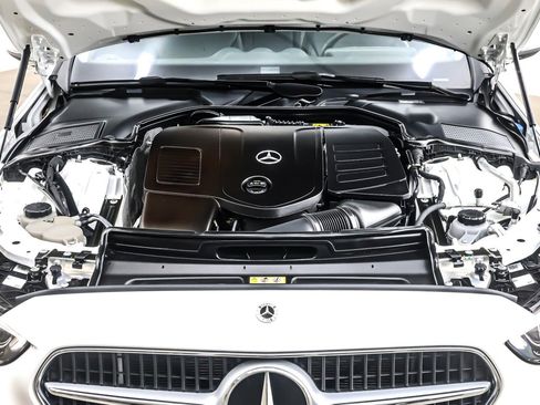 Used 2023 Mercedes-Benz C 300 Sedan image 11