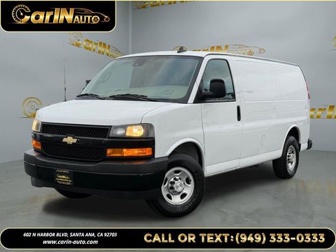 Used 2020 Chevrolet Express 3500 w/ Driver Convenience Package image 2