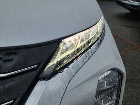 New 2025 Mitsubishi Outlander SE image 10