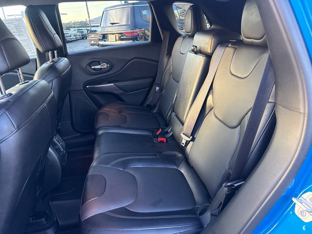 Certified 2022 Jeep Cherokee Limited w/ Elite Package AWD/4WD image 17