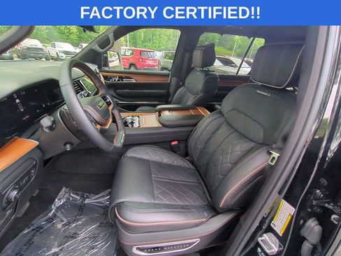 Used 2024 Jeep Grand Wagoneer Series III AWD/4WD image 16