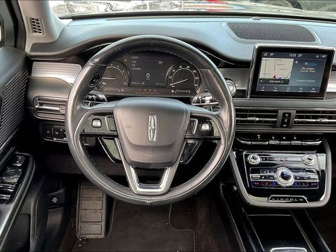 Used 2022 Lincoln Corsair AWD w/ Premium Package image 4