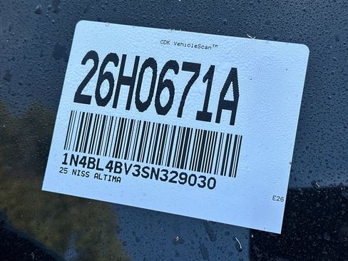 Used 2025 Nissan Altima 2.5 S FWD image 11
