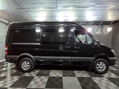 Used 2017 Mercedes-Benz Sprinter 2500 image 9