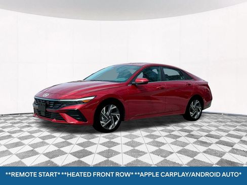 Used 2024 Hyundai Elantra SEL w/ Convenience Package FWD image 2
