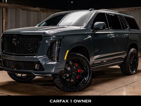 Used 2025 Cadillac Escalade V image 5