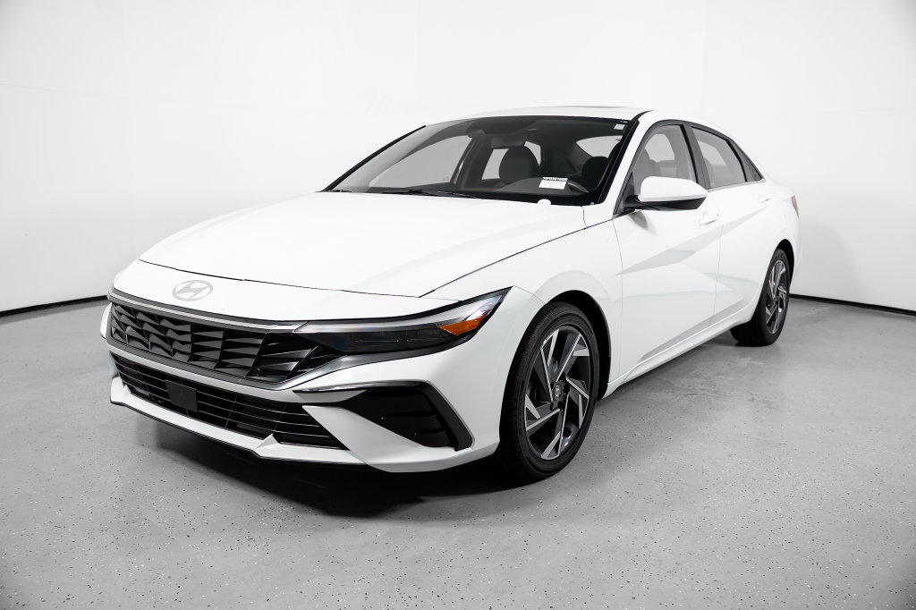 Certified 2025 Hyundai Elantra SEL FWD image 16