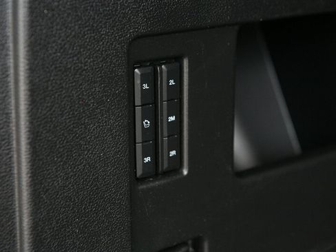 Used 2019 Ford Expedition Limited w/ Equipment Group 303A AWD/4WD image 20