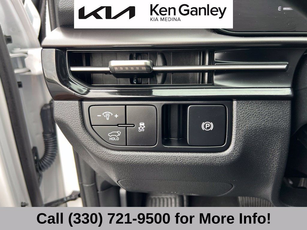 Certified 2026 Kia Sportage EX FWD image 27