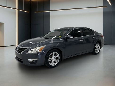 Used 2013 Nissan Altima 2.5 SV w/ 2.5SV Convenience Pkg FWD image 1