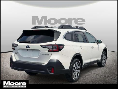 Used 2018 Subaru Outback 2.5i Premium AWD/4WD image 2