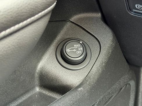 Used 2022 GMC Terrain SLE w/ Driver Convenience Package image 27