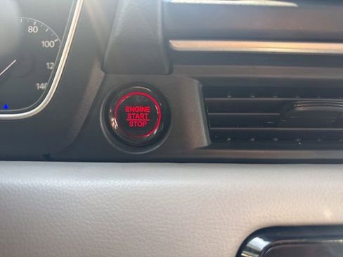 Used 2023 Honda Pilot LX image 24