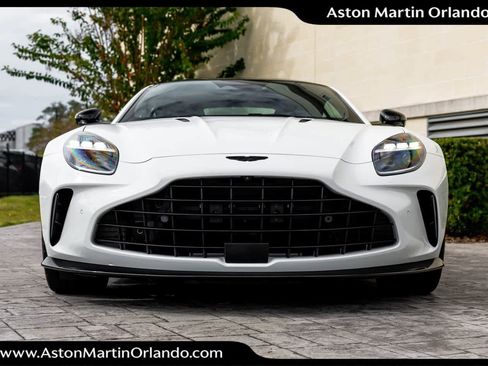 Used 2025 Aston Martin V8 Vantage Coupe image 30