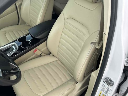 Used 2014 Ford Fusion SE w/ Equipment Group 202A image 12