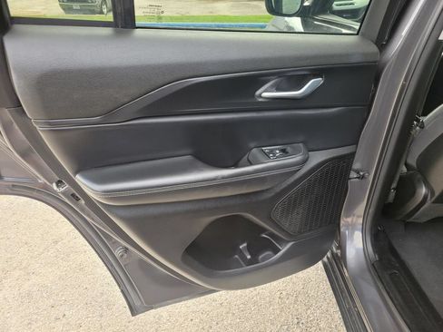 Used 2024 Jeep Grand Cherokee Laredo RWD image 15