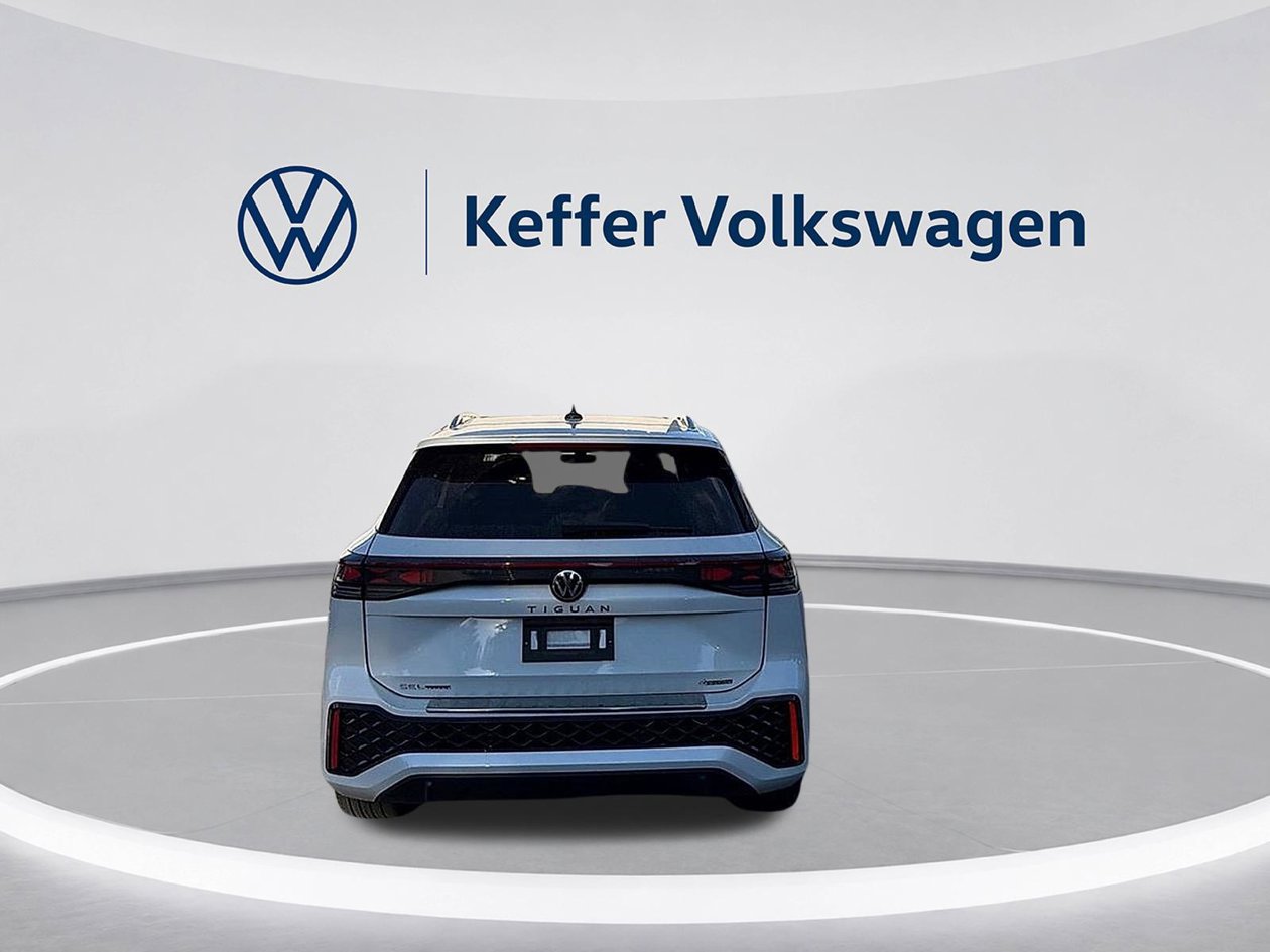 Used 2026 Volkswagen Tiguan SEL R-Line AWD/4WD image 3