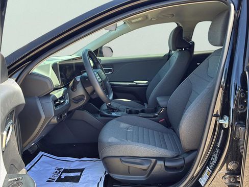 Certified 2025 Kia K4 EX image 21