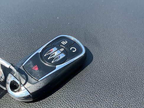 Used 2025 Buick Encore GX Preferred AWD/4WD image 23