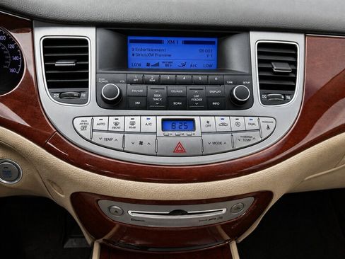 Used 2013 Hyundai Genesis 3.8 RWD image 14