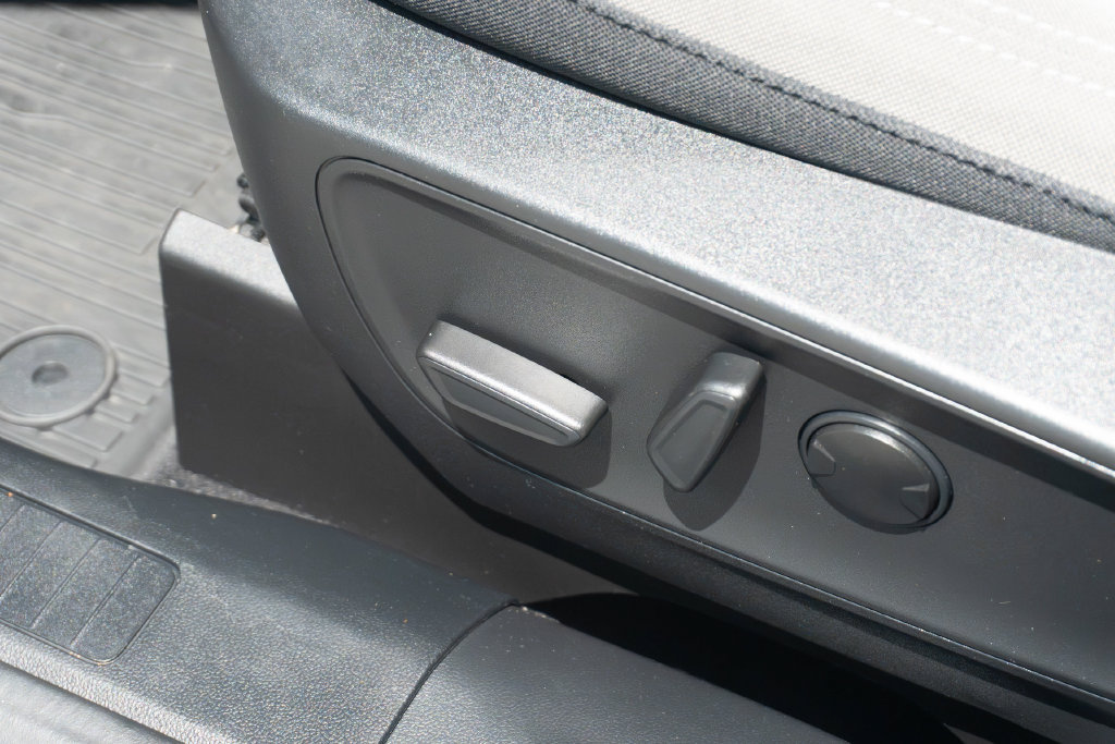 Used 2022 Ford Escape SE w/ SE Sport Appearance Package FWD image 13