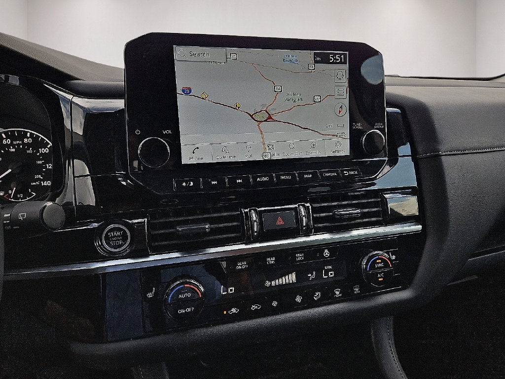 Used 2024 Nissan Pathfinder SL FWD image 28