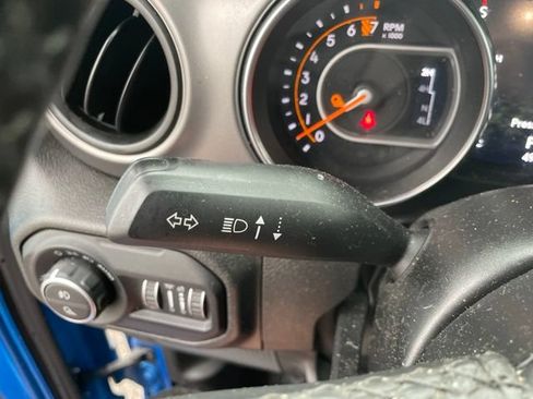 Used 2022 Jeep Gladiator Sport AWD/4WD image 29