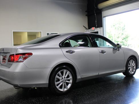 Used 2010 Lexus ES 350 FWD image 3