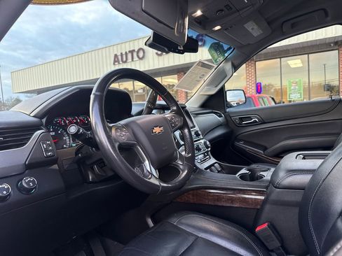 Used 2019 Chevrolet Tahoe LT image 13