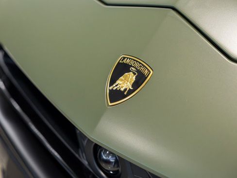 Used 2023 Lamborghini Urus Performante image 11