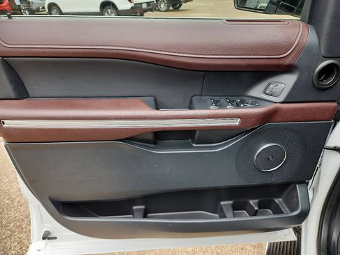 Used 2022 Ford Expedition Max Limited AWD/4WD image 13
