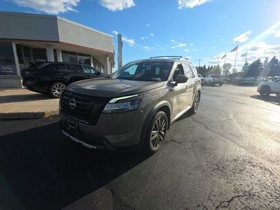 Used 2023 Nissan Pathfinder Platinum w/ Black Appearance Package