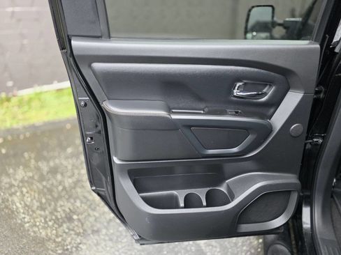 Used 2018 Nissan Titan SL w/ Midnight Edition image 51