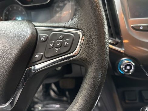 Used 2017 Chevrolet Cruze LT image 17