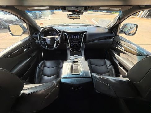 Used 2019 Cadillac Escalade ESV Platinum w/ Escalade Sport Edition AWD/4WD image 19