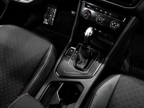 Used 2021 Volkswagen Tiguan S image 27