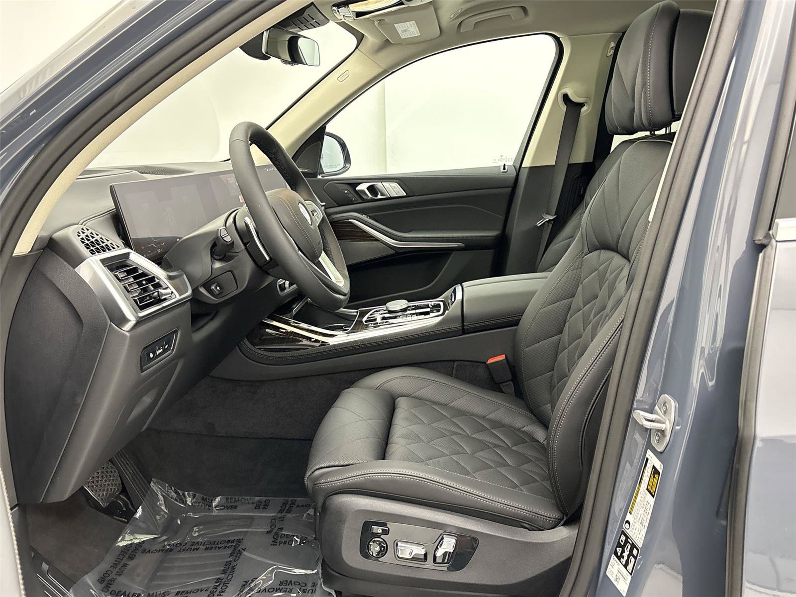 New 2026 BMW X7 xDrive40i w/ Premium Package AWD/4WD image 25