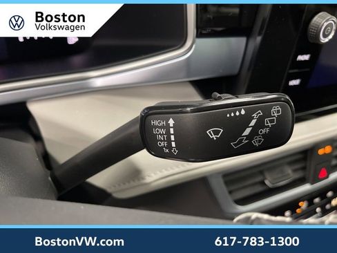 New 2026 Volkswagen Taos SE image 16