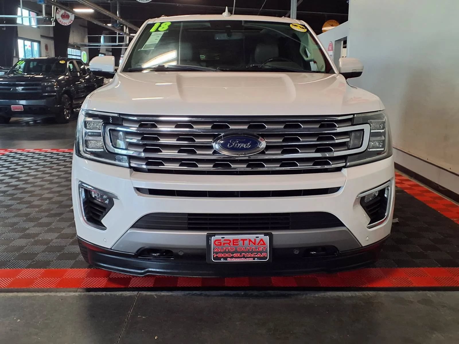 Used 2018 Ford Expedition Limited w/ Equipment Group 302A AWD/4WD image 3