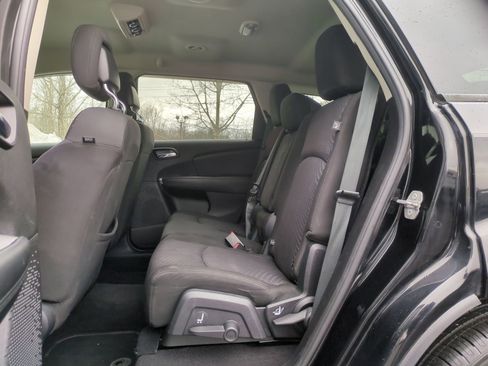 Used 2016 Dodge Journey SE w/ Flexible Seating Group image 14